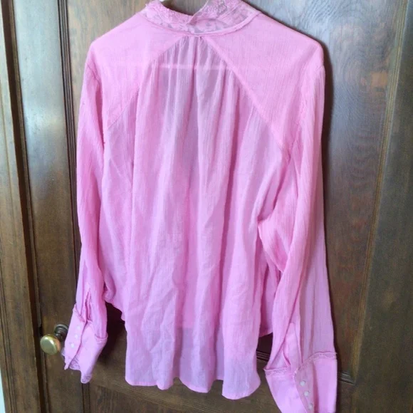 Free People Clemence Botton Down Blouse in Pink sz large NWOT - Picture 7 of 9